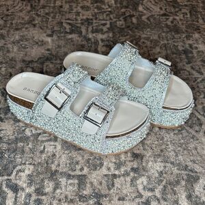 BAMBOO Glittering‎ Silver Buckle Sandals Pearl Platform New in Box size 8
